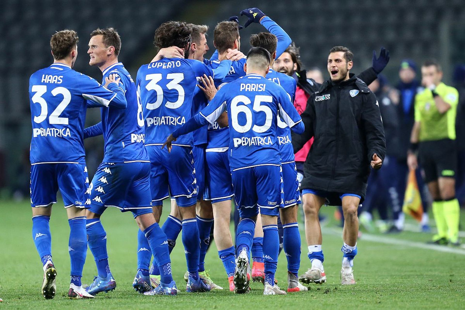 篮在国内外 篮在国内外