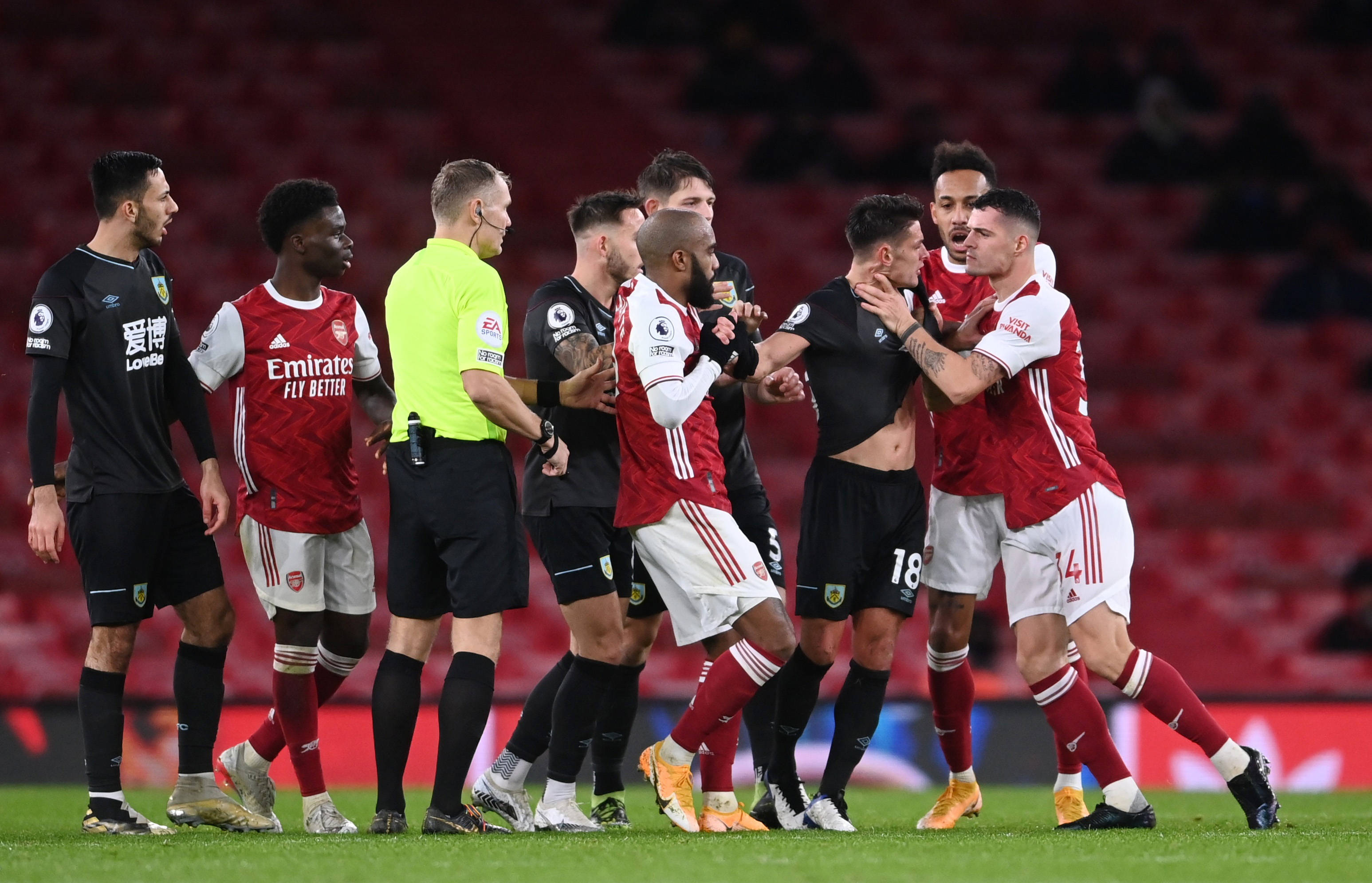 內似乎遇到 內似乎遇到